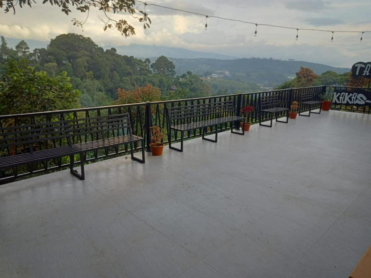 Villa Chacha At Macarena, Megamendung Ngoại thất bức ảnh
