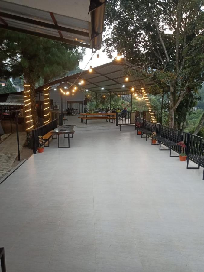 Villa Chacha At Macarena, Megamendung Ngoại thất bức ảnh