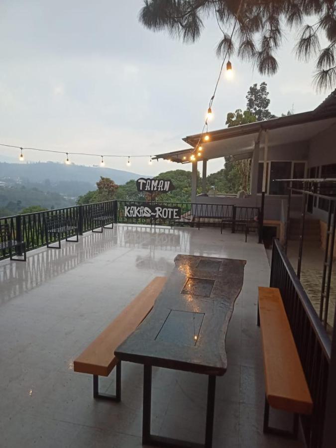 Villa Chacha At Macarena, Megamendung Ngoại thất bức ảnh
